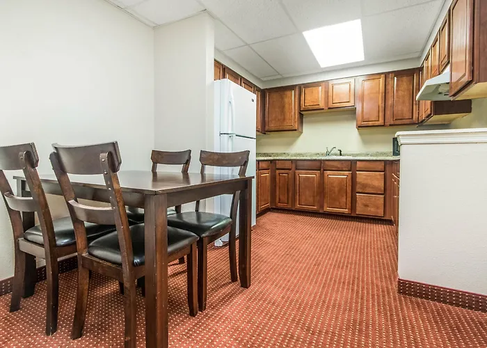 Quality Inn & Suites Lawrenceburg
